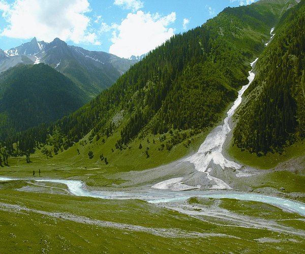 Betaab Valley Kashmir scenic views India